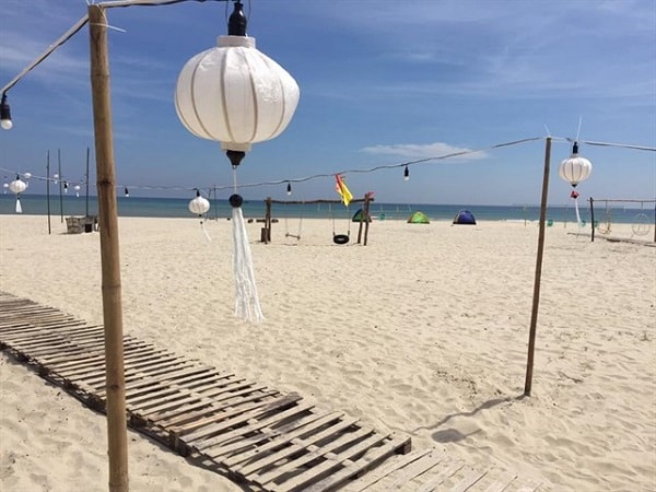 Cảnh Dương Beachcamp là khu cắm trại nằm trên bãi biển nguyên sơ tuyệt đẹp