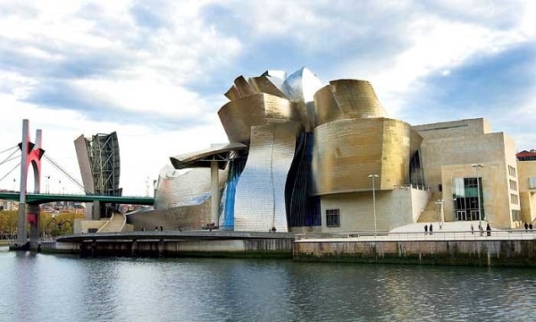 Bảo tàng Guggenheim Bilbao