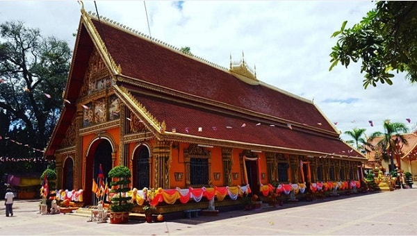Đón tết dương lịch tại ngôi chùa Wat Si Muang