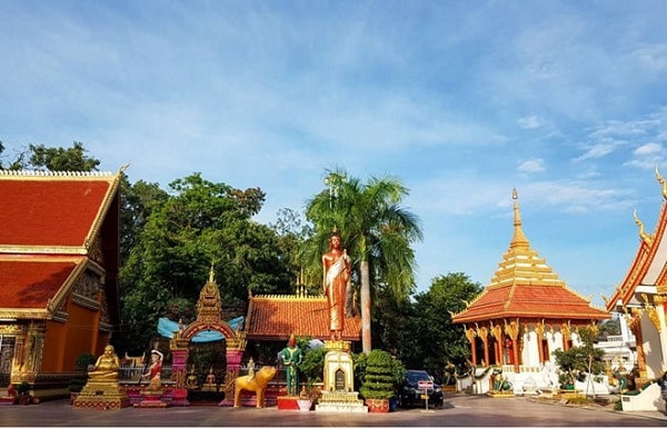 Đón tết dương lịch tại ngôi chùa Wat Si Muang 2
