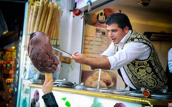 món ăn đường phố ở Istanbul - Maraş Dondurma