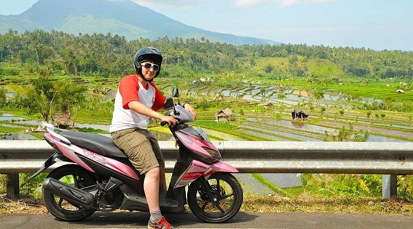 Xe máy là phương tiện phù hợp để di chuyển tại Bali