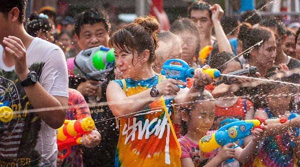 Lễ hội té nước ( Songkran)