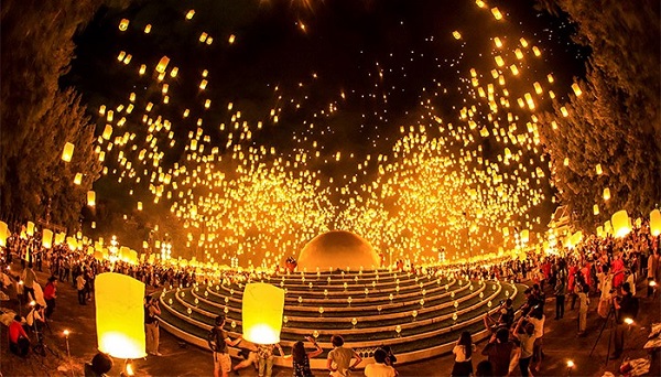 Lễ hội Loi Krathong và đèn trời Yee Peng