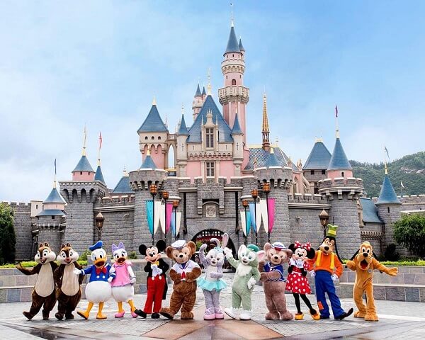 Disneyland là nơi phù hợp với các bạn trẻ khi du lịch tại Hong Kong