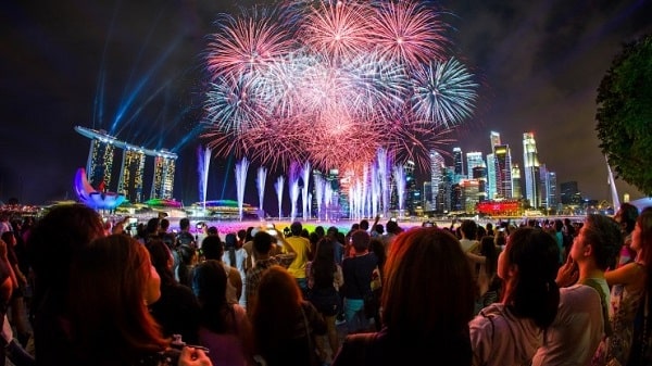 Thời gian đón lễ hội pháo hoa lung linh tại Singapore?