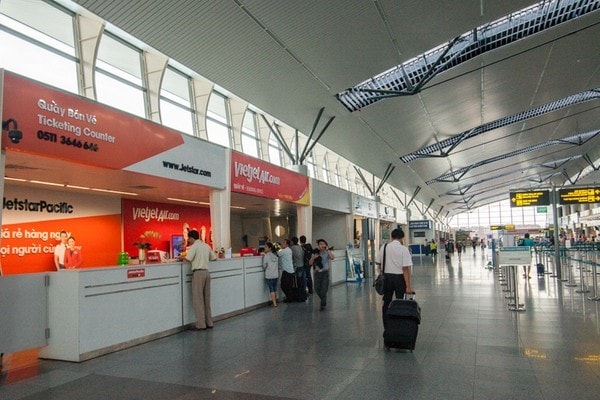 Quầy bán vé máy bay tại sân bay quốc tế Đà Nẵng