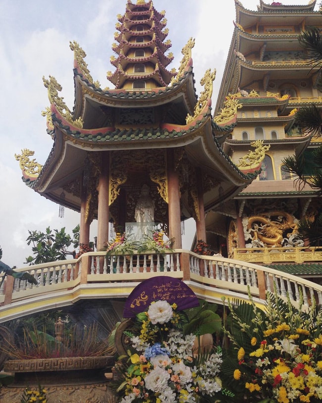 Chùa Vạn Đức là ngôi chùa linh thiêng nên đi lễ dịp đầu năm tại Sài Gòn