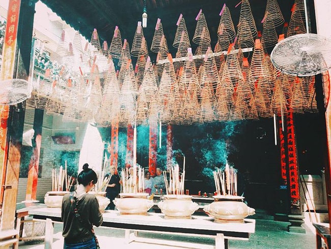 Chùa Bà Thiên Hậu là ngôi chùa linh thiêng nên đi lễ dịp đầu năm tại Sài Gòn