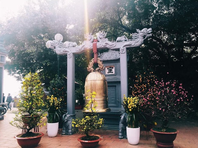 Phủ Tây Hồ - 15 ngôi chùa linh thiêng nên đi lễ dịp đầu năm ở Hà Nội