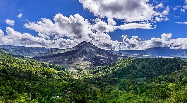 Ngọn núi lửa Batur nổi tiếng