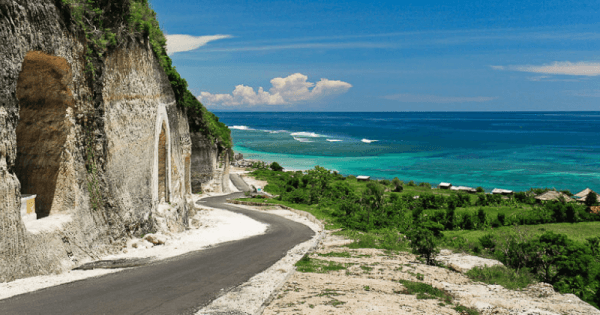 Bãi biển nổi tiếng Pantai Pandawa tại Bali
