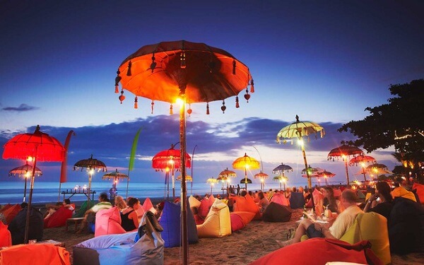 Thưởng thức đêm Bali tại Bãi biển lãng mạn Jimbaran