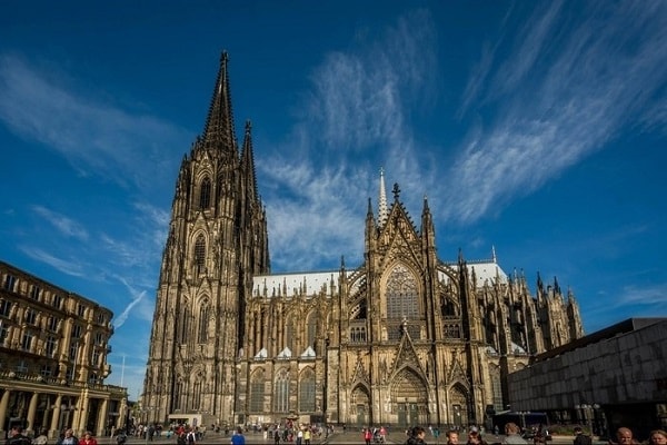 Đặt mua vé máy bay giá rẻ đi Đức đến nhà thờ lớn Cologne