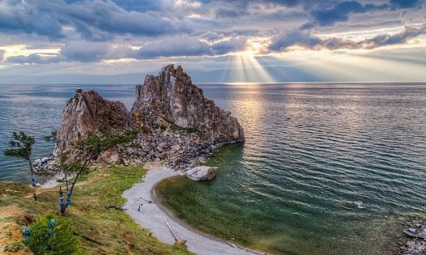 Đặt vé máy bay giá rẻ đi Nga ngắm Hồ Baikal