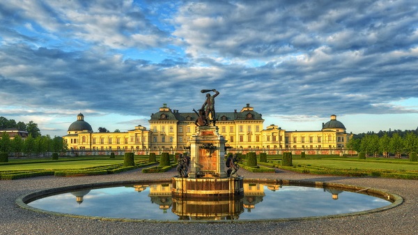 Cung điện hoàng gia Drottingholm